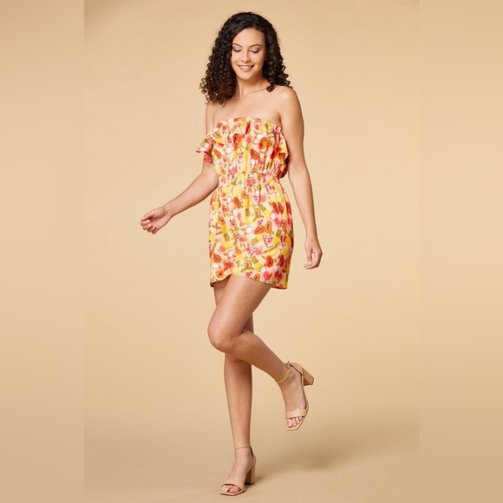 NWT Go bananas in this romper smocked waist fruity Women’s size Large‎ Orange